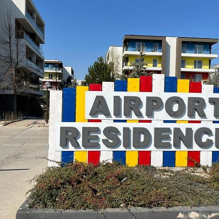 Tranzzzit Airport Apartment โอโตเปนี ภายนอก รูปภาพ