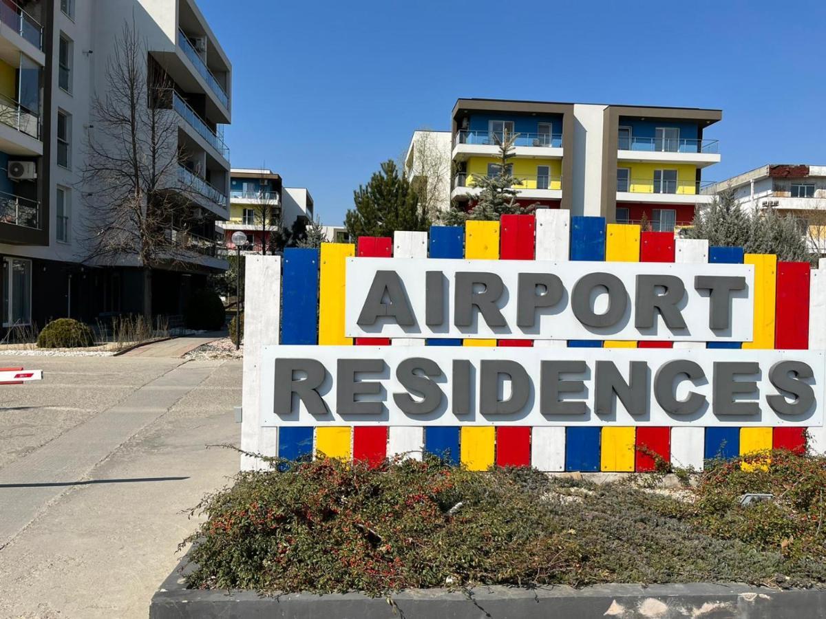 Tranzzzit Airport Apartment โอโตเปนี ภายนอก รูปภาพ